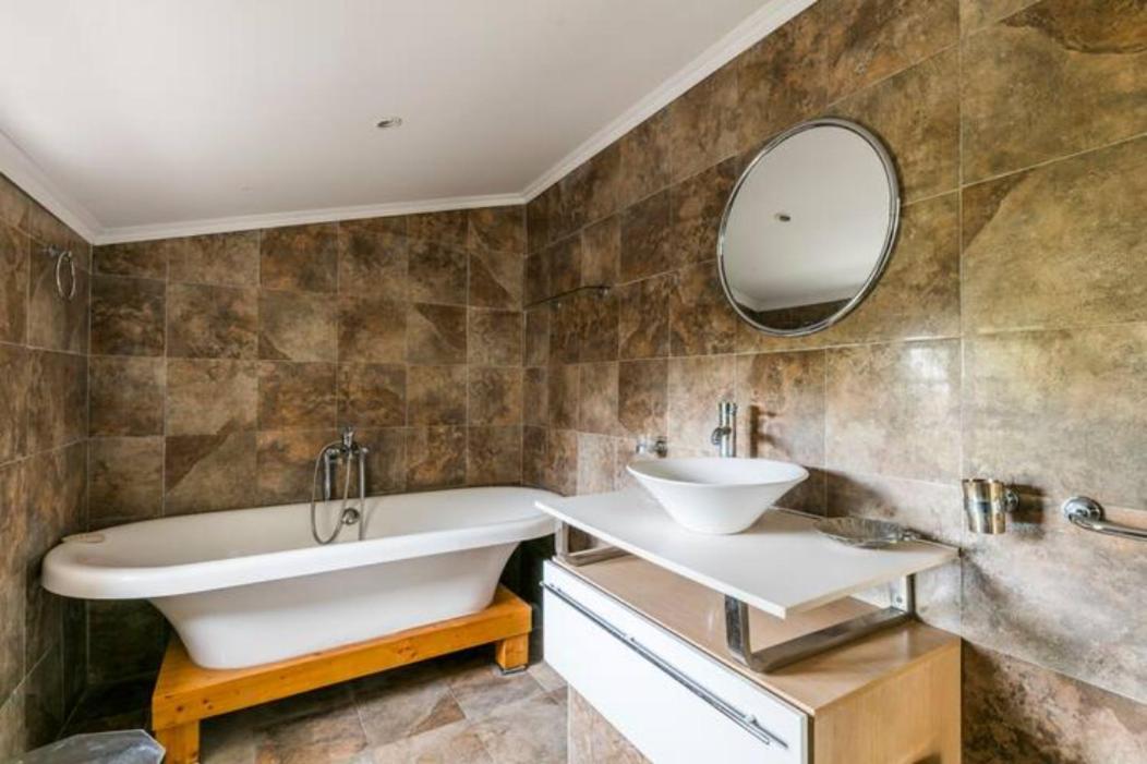 Villa Les Templiers - Petit BIZERTY 36 pers  à Saint-Gilles  Extérieur photo