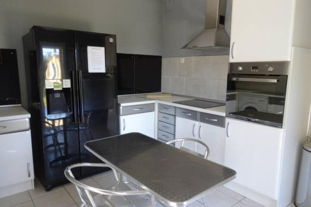 Villa Les Templiers - Petit BIZERTY 36 pers  à Saint-Gilles  Extérieur photo